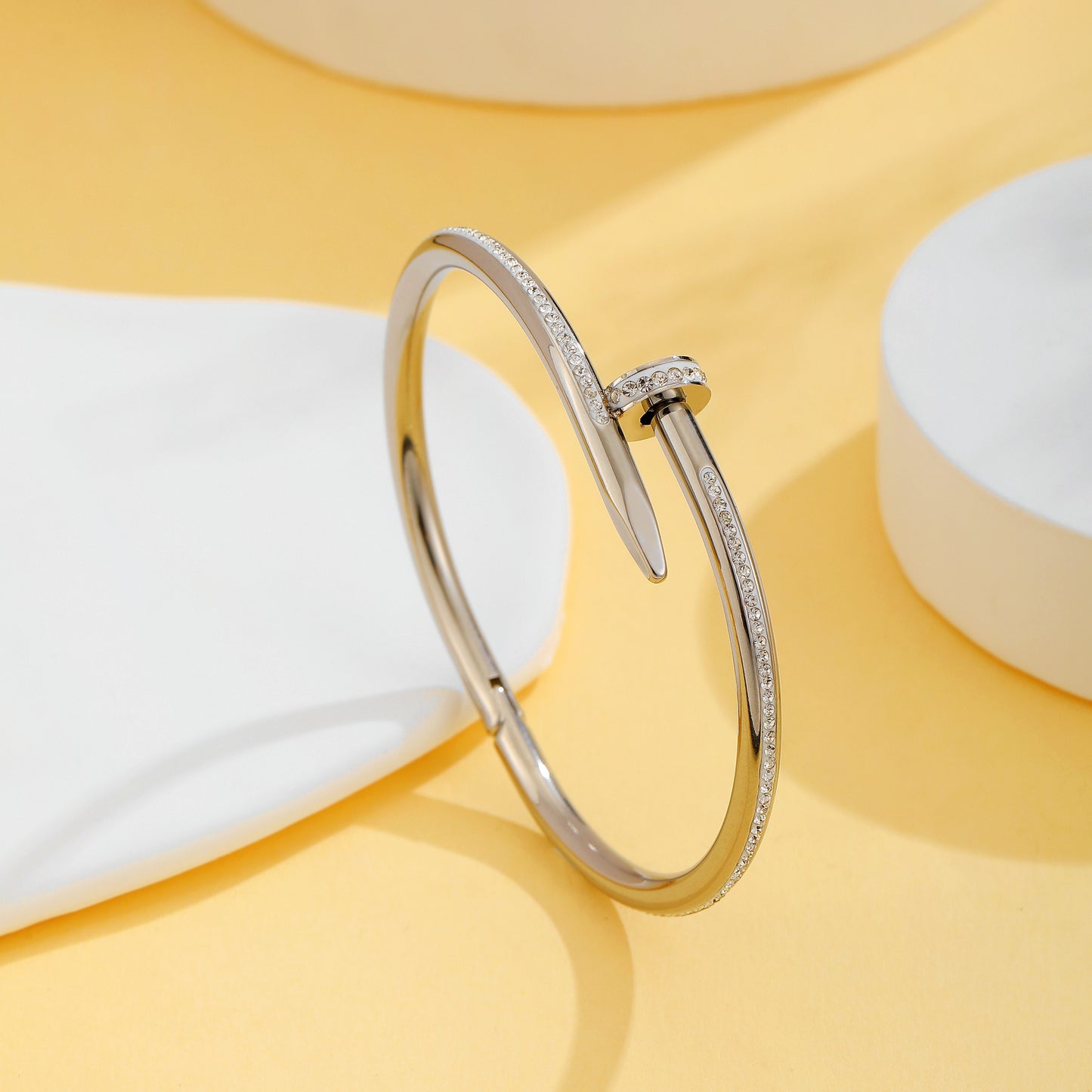 Armband Nagel - mit Strasssteinen