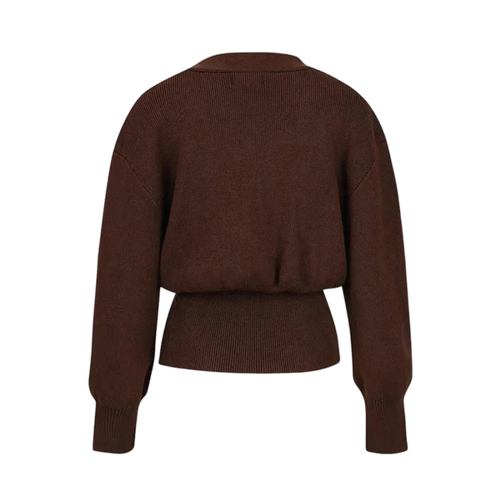 Pullover mit goldenem Knopf