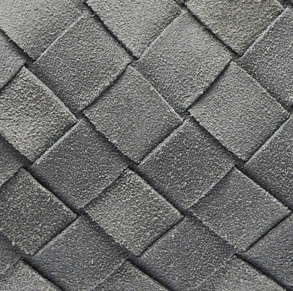 Luxe Weave Wildlederhandtasche