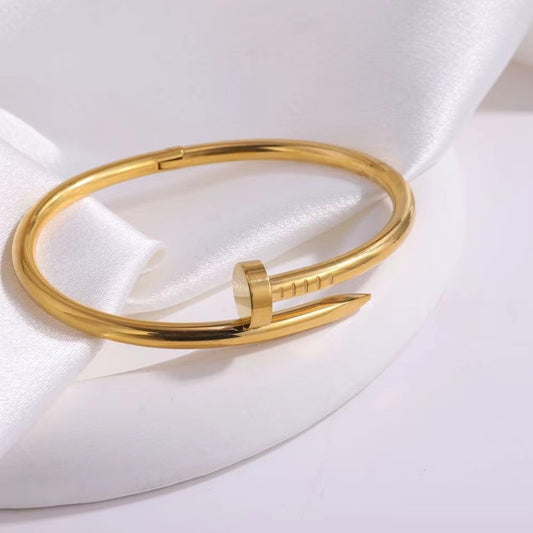 Armband Nagel - einfacher Stil